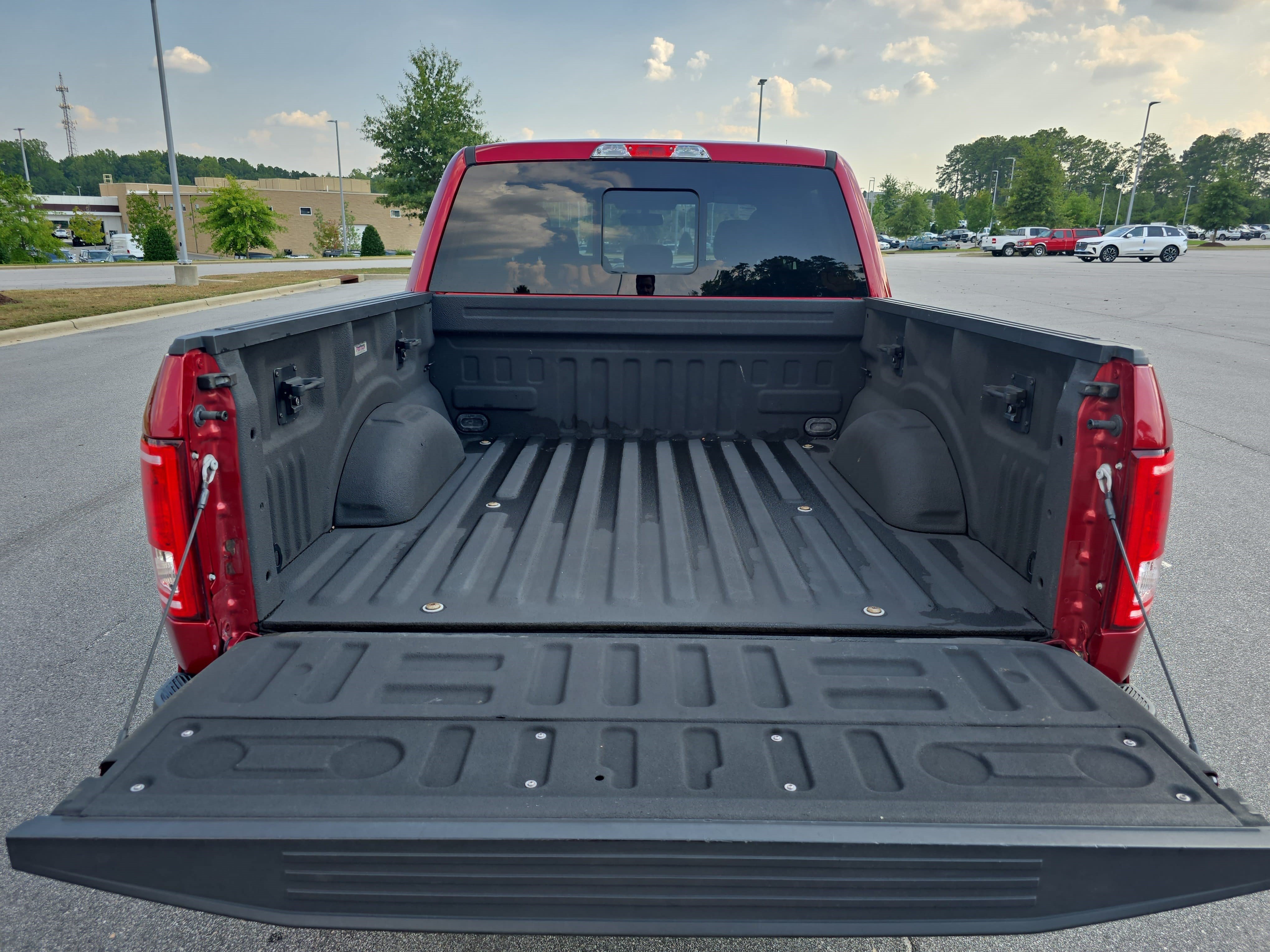 Used 2015 Ford F150 XLT w/ Equipment Group 302A Luxury RWD image 13