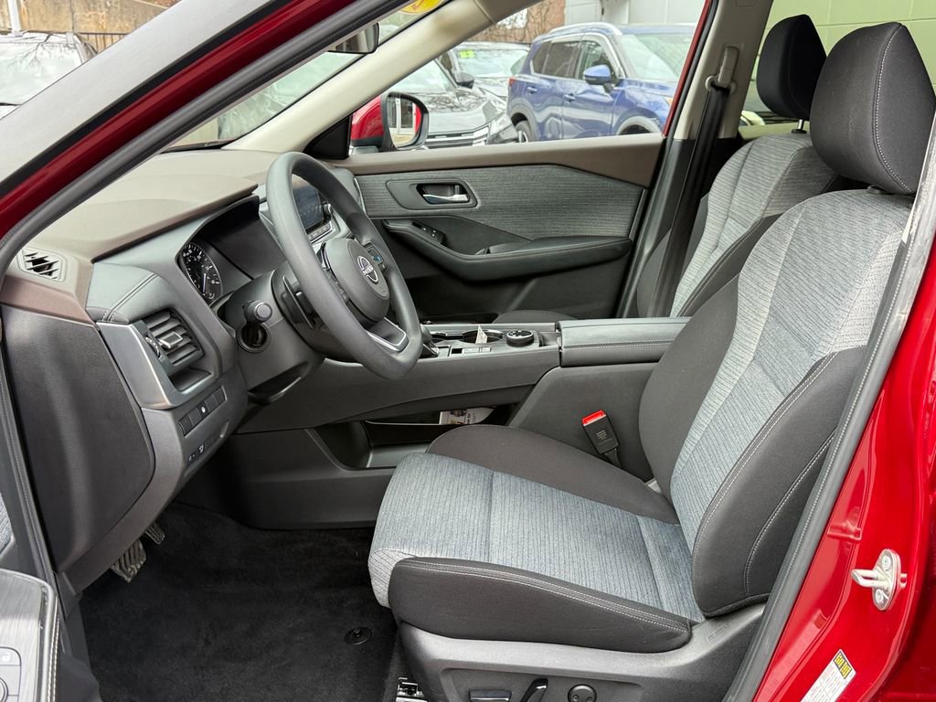 Used 2023 Nissan Rogue SV image 17