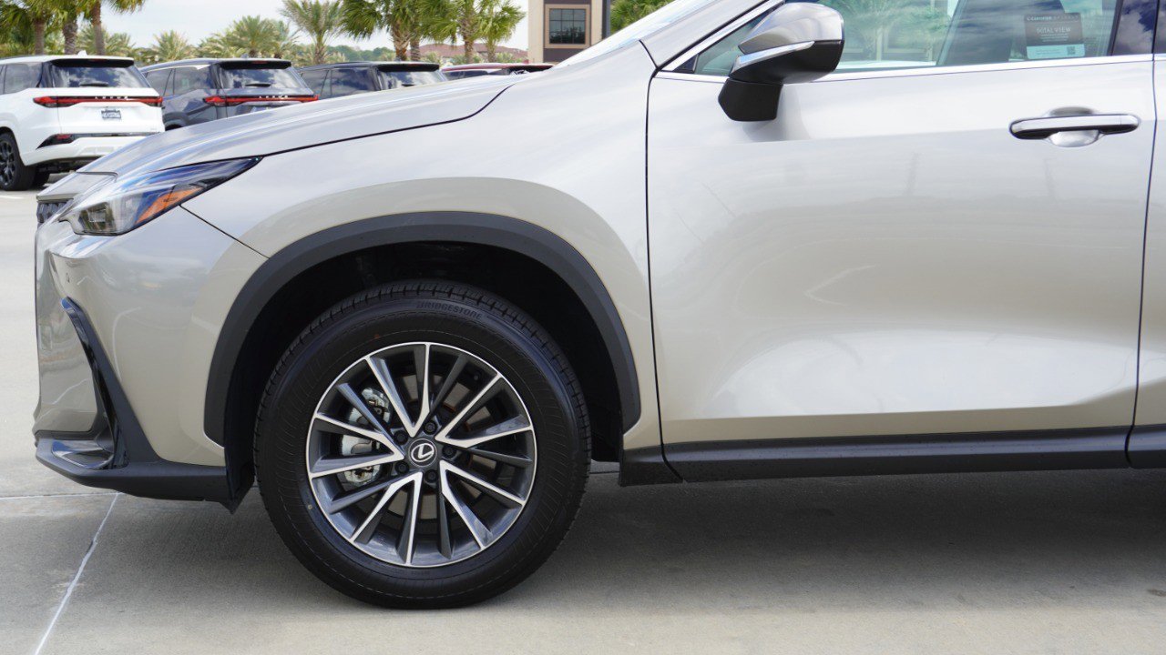Used 2025 Lexus NX 250 FWD w/ Towing Package (2000 Lbs) image 10