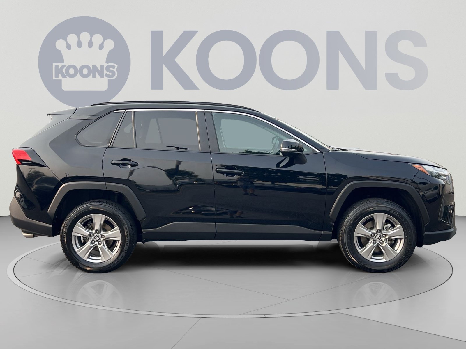Used 2025 Toyota RAV4 XLE AWD/4WD image 8