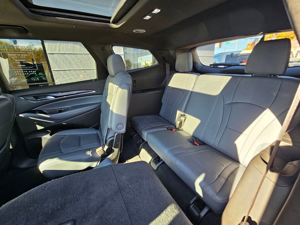 Used 2023 Buick Enclave Essence image 20