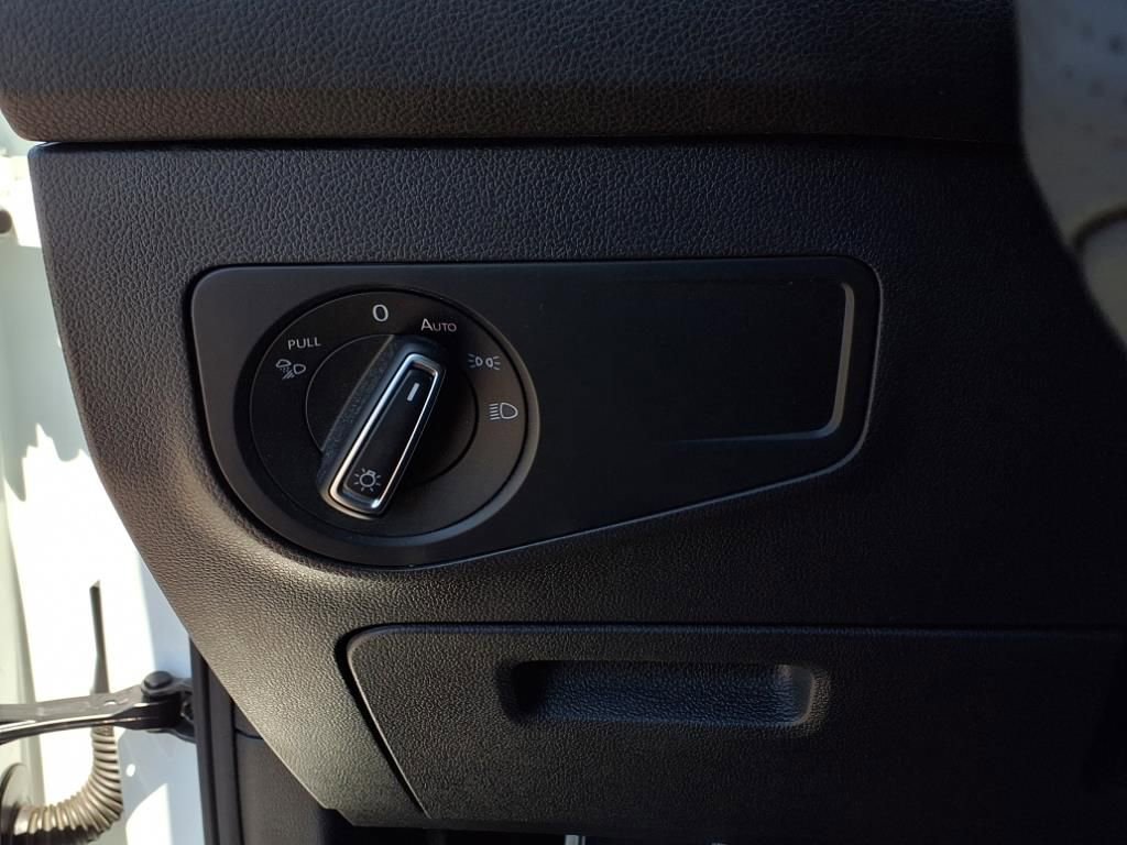 Used 2022 Volkswagen Tiguan SEL R-Line image 14