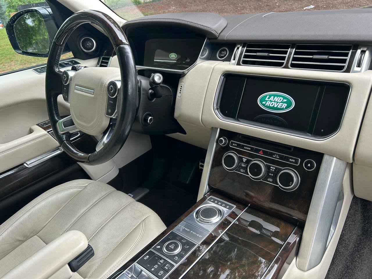 Used 2015 Land Rover Range Rover Long Wheelbase Supercharged AWD/4WD image 27