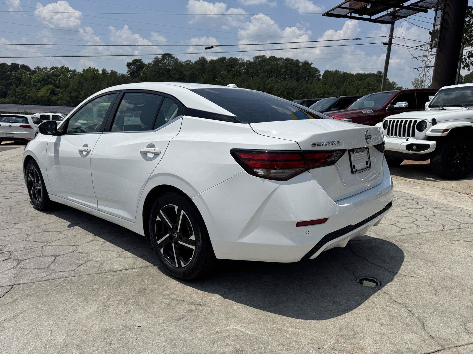 Used 2024 Nissan Sentra SV FWD image 10