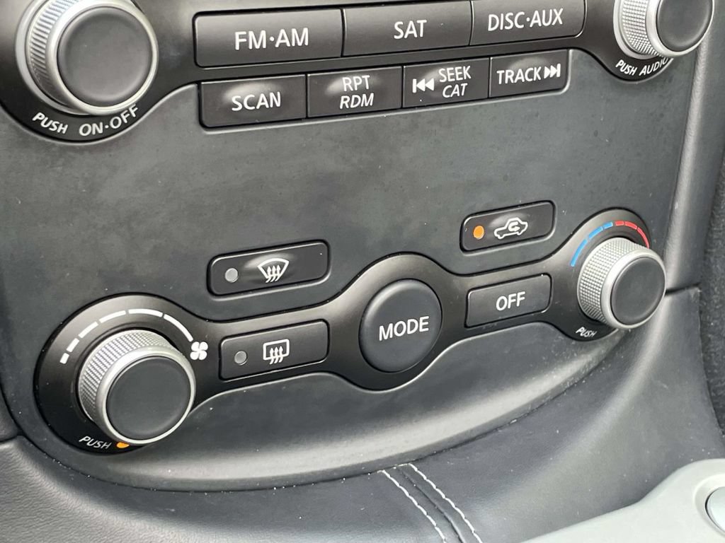 Used 2010 Nissan 370Z Touring w/ Sport Pkg RWD image 29