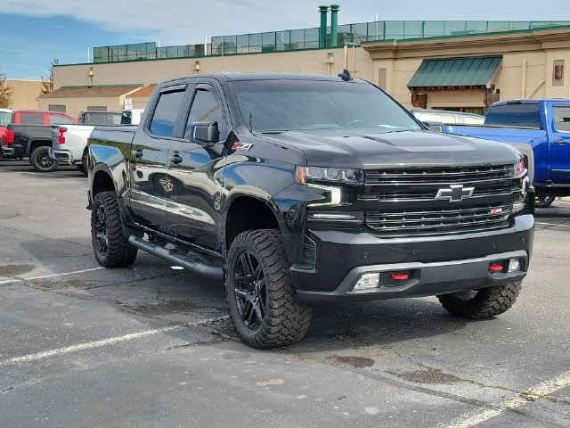 Used 2022 Chevrolet Silverado 1500 LT Trail Boss w/ LT Trail Boss Premium Package AWD/4WD image 2