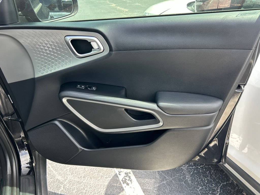 Used 2020 Kia Soul LX FWD image 40