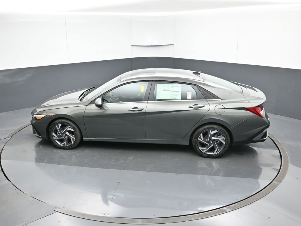 New 2026 Hyundai Elantra Limited image 47