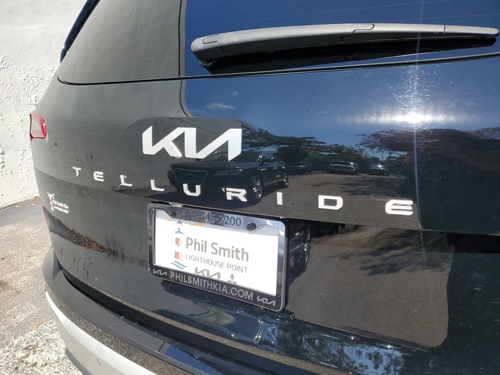 Used 2023 Kia Telluride LX image 7