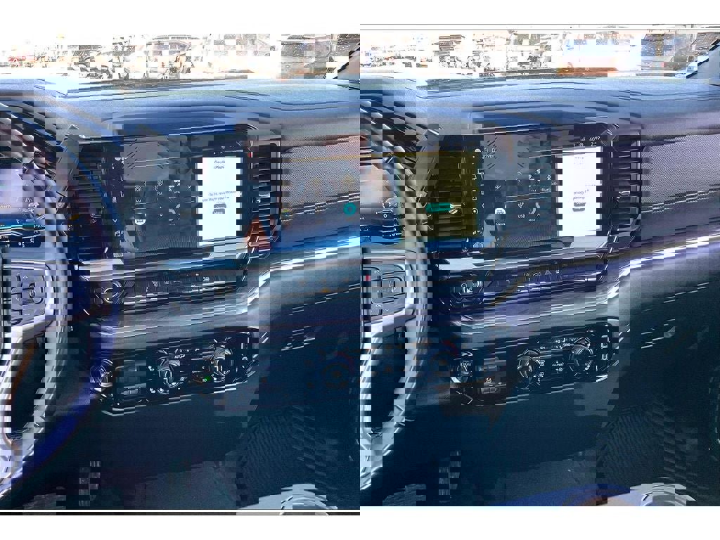 Used 2025 Chevrolet Silverado 3500 LTZ image 7