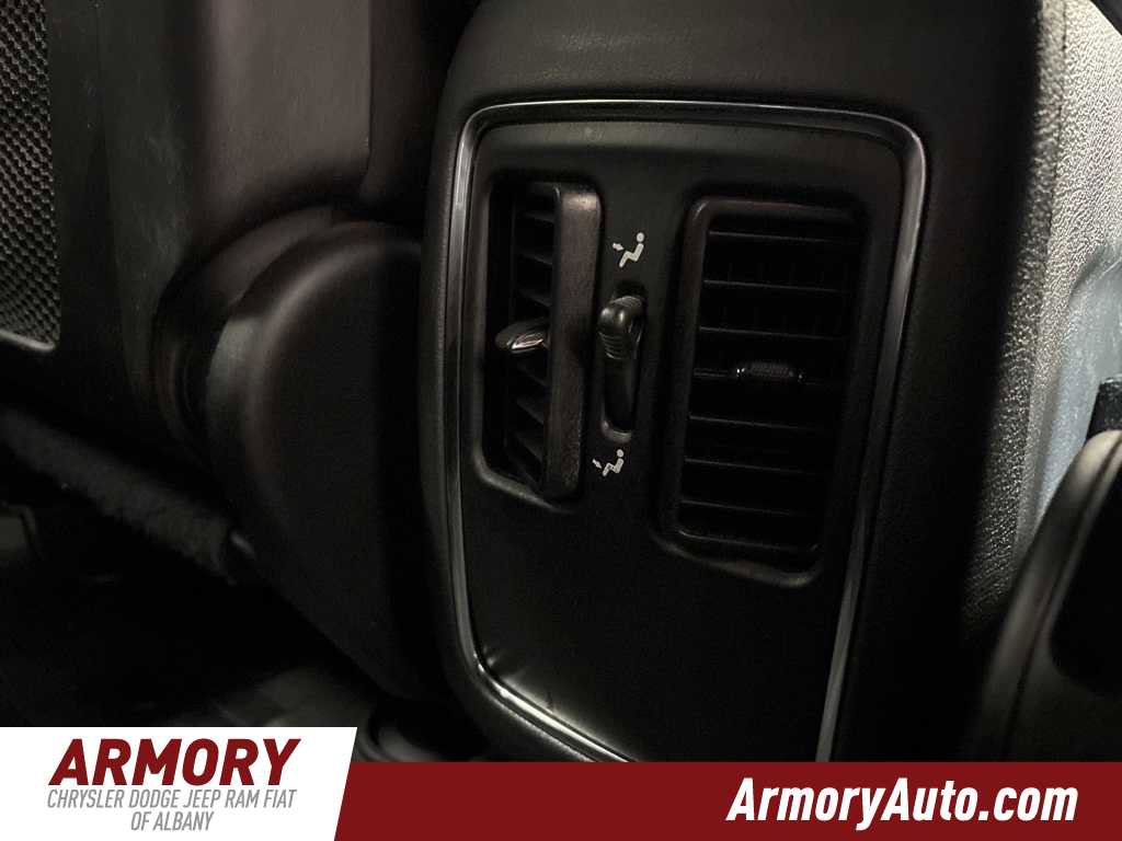 Used 2020 Jeep Grand Cherokee Laredo w/ 18" Wheel & 8.4" Radio Group image 33