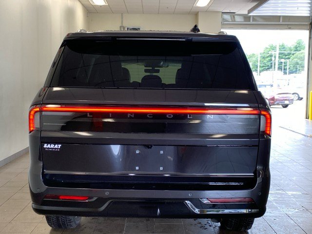 New 2027 Lincoln Navigator L Reserve AWD/4WD image 6