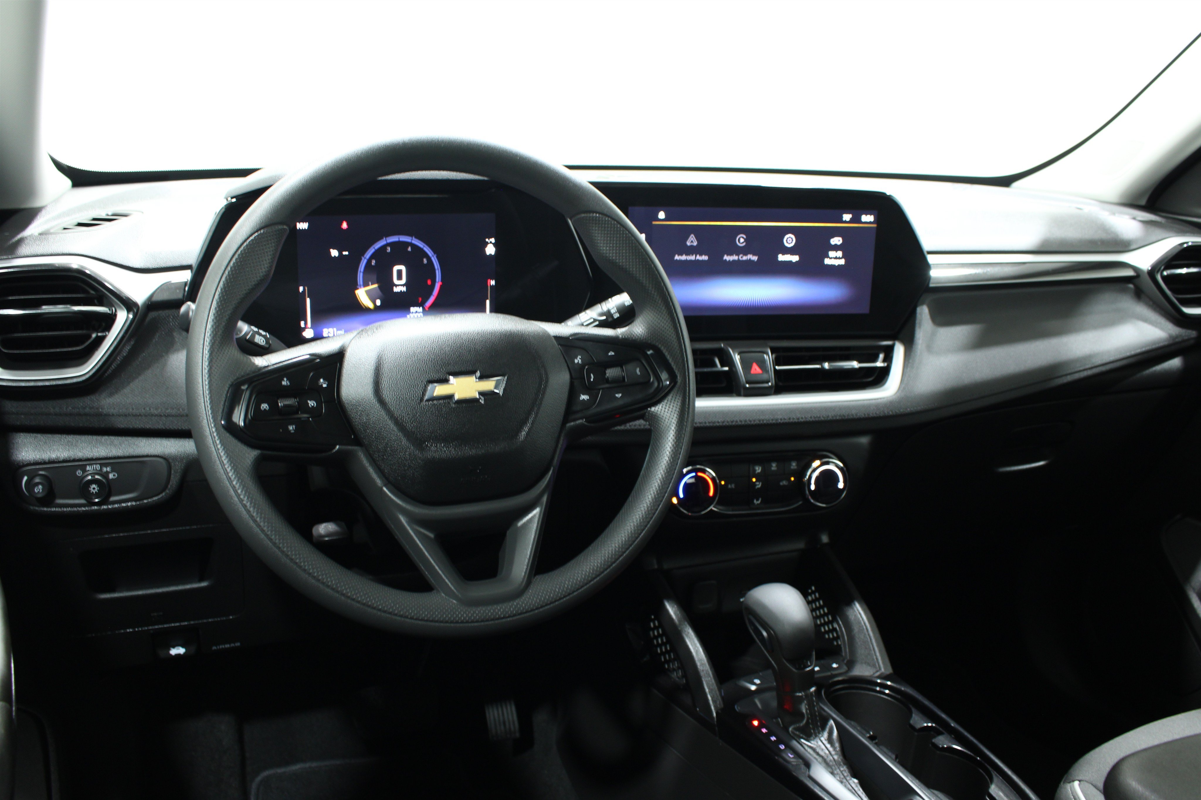 Used 2026 Chevrolet TrailBlazer LS FWD image 2