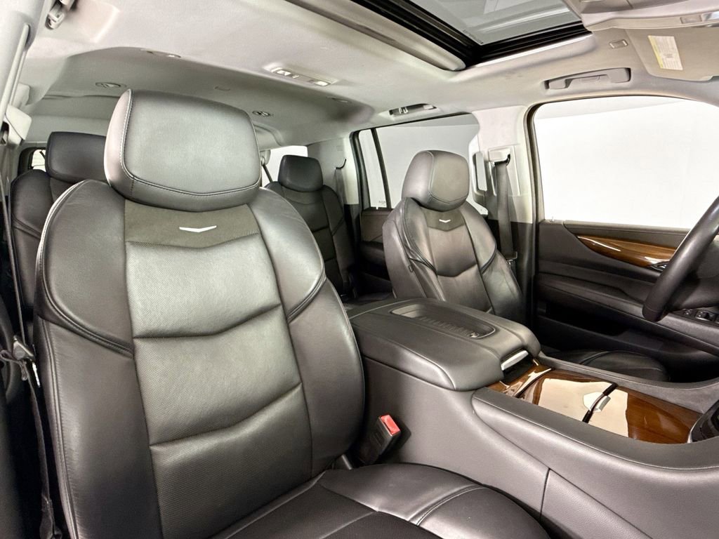Used 2019 Cadillac Escalade ESV Luxury image 14