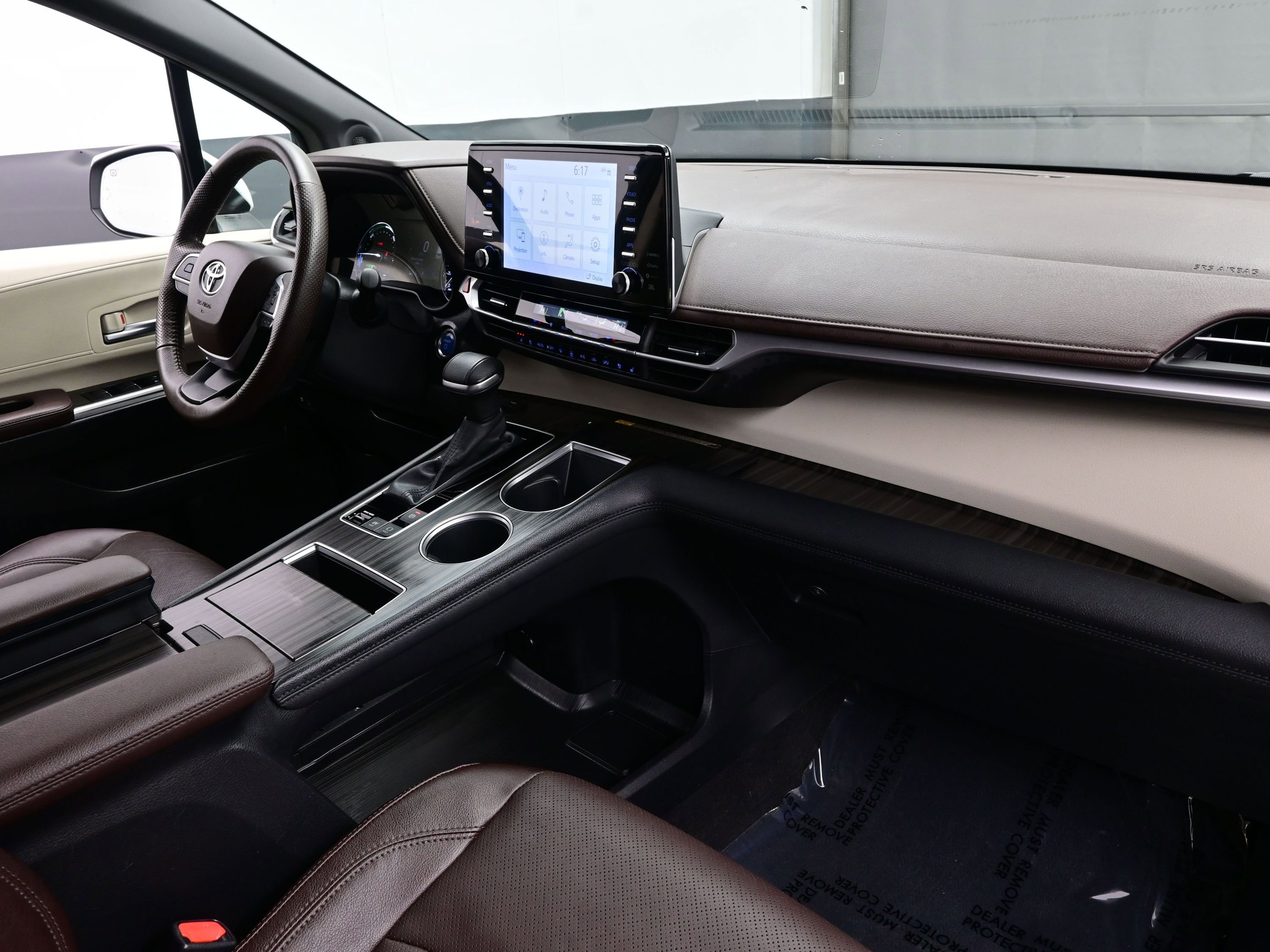 Used 2024 Toyota Sienna Platinum image 14