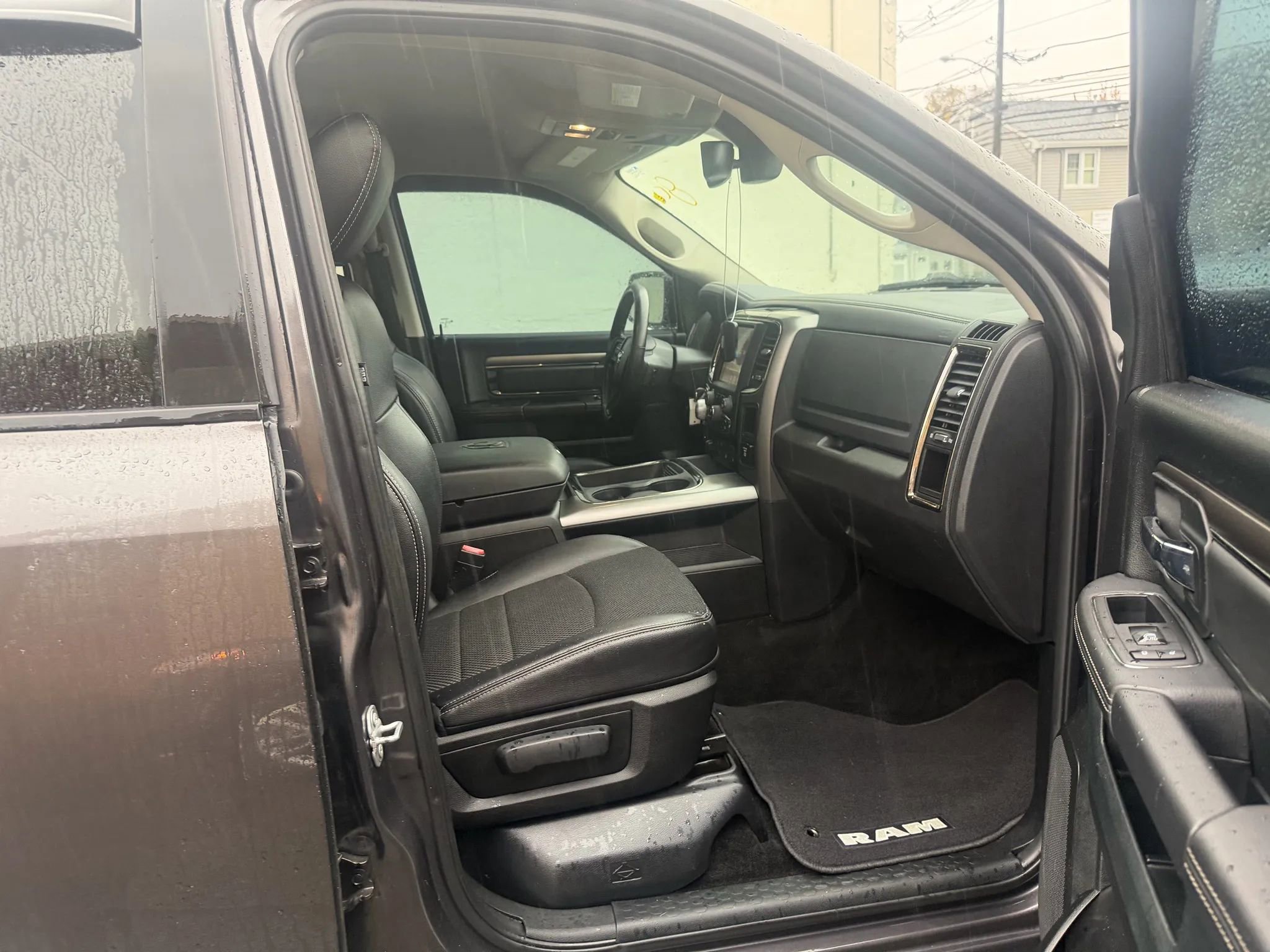 Used 2017 RAM 1500 Sport image 19