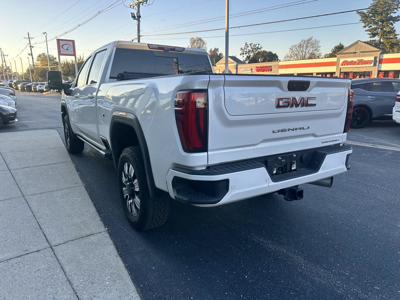 Used 2024 GMC Sierra 3500 Denali w/ Denali Reserve Package AWD/4WD image 5