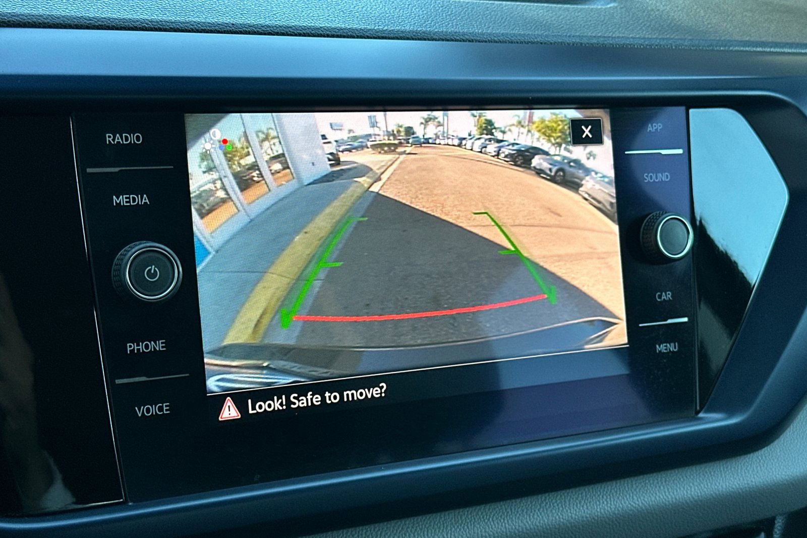 Used 2022 Volkswagen Taos SE w/ IQ.Drive SE Package image 19