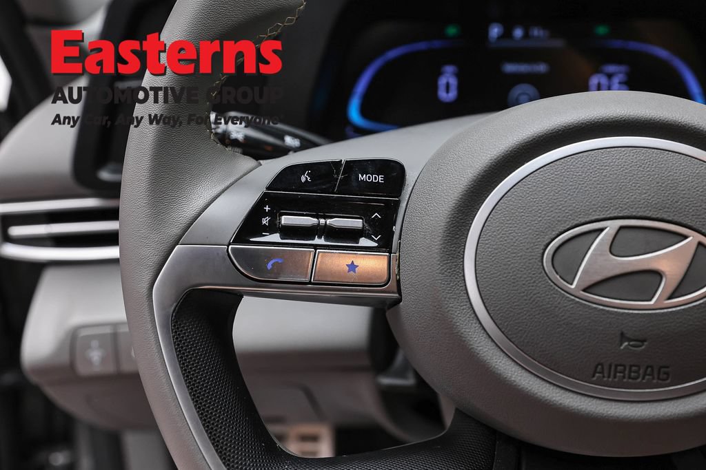 Used 2026 Hyundai Elantra Sport FWD image 15