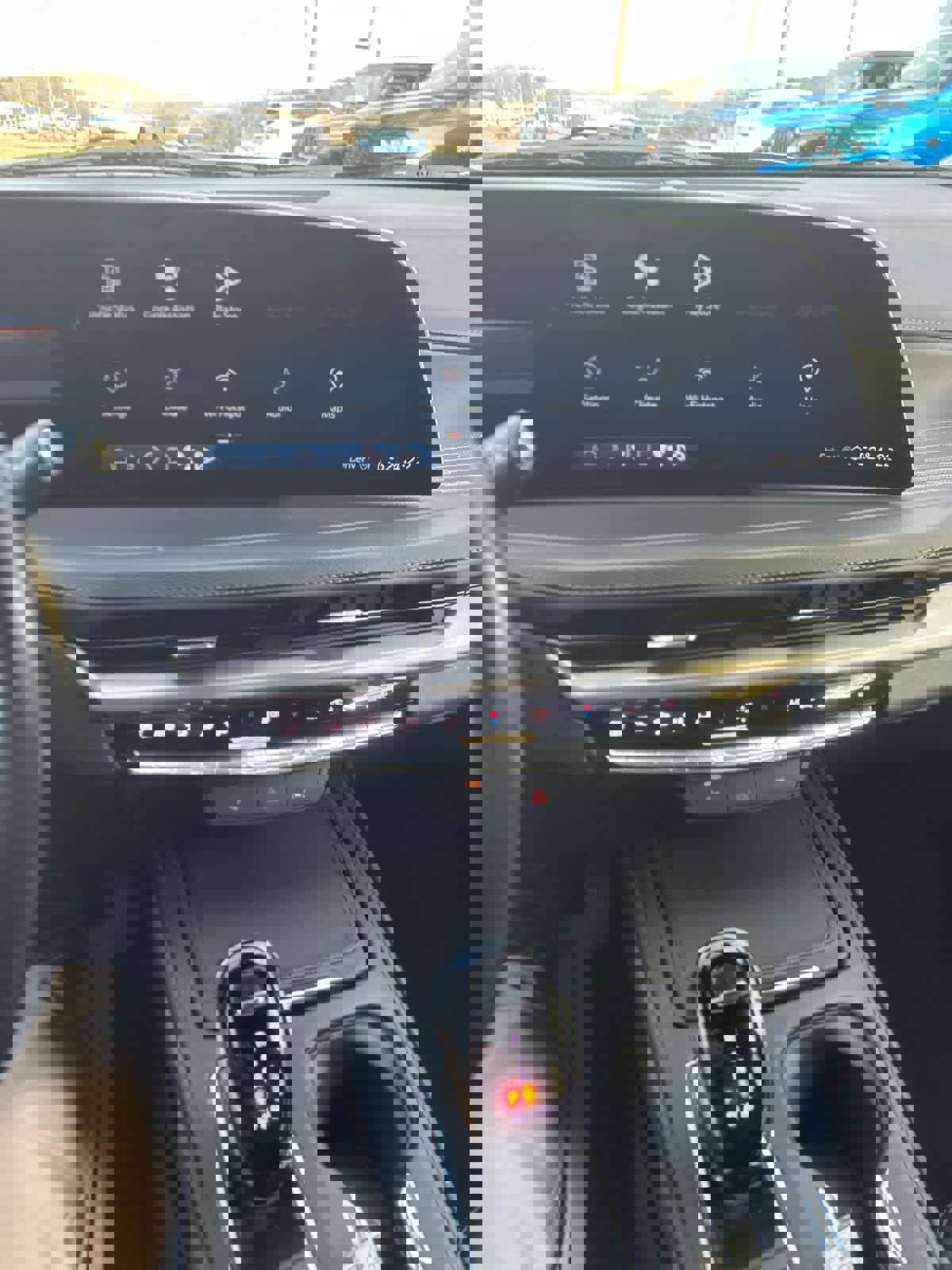 Used 2024 Cadillac XT4 Premium Luxury image 14