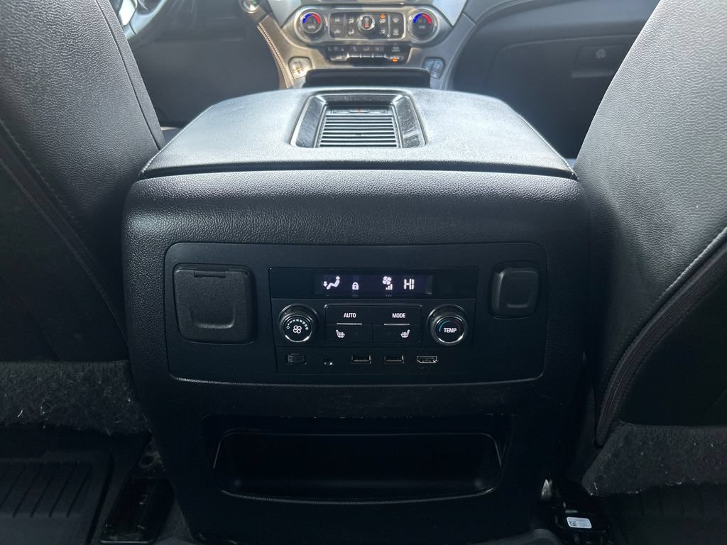 Used 2020 Chevrolet Suburban Premier AWD/4WD image 36