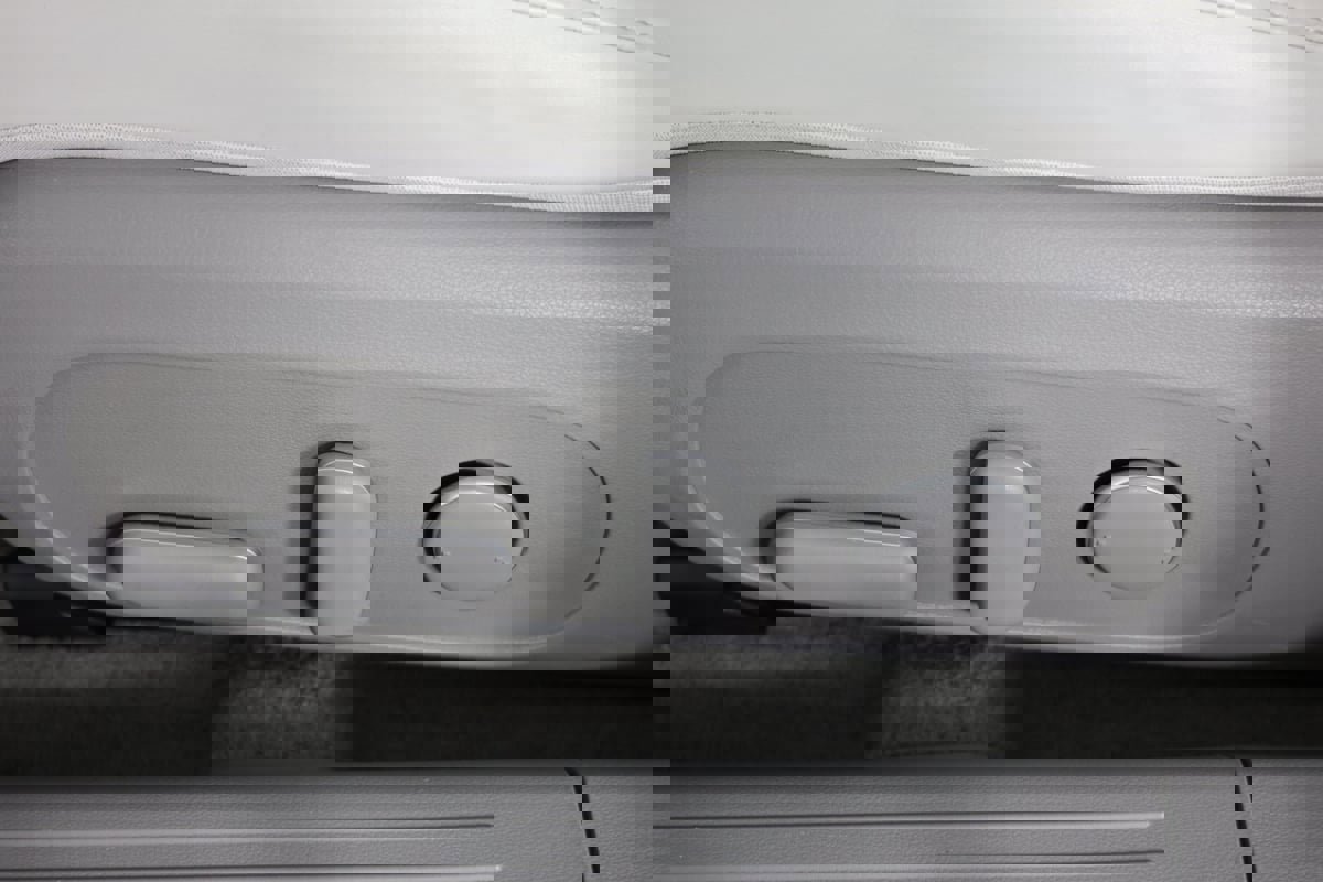 Used 2025 Hyundai Ioniq 6 Limited image 24