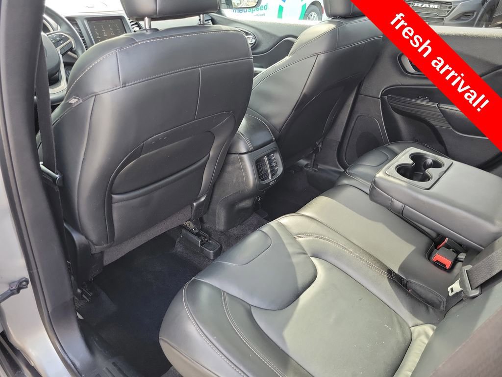 Used 2015 Jeep Cherokee Limited image 10
