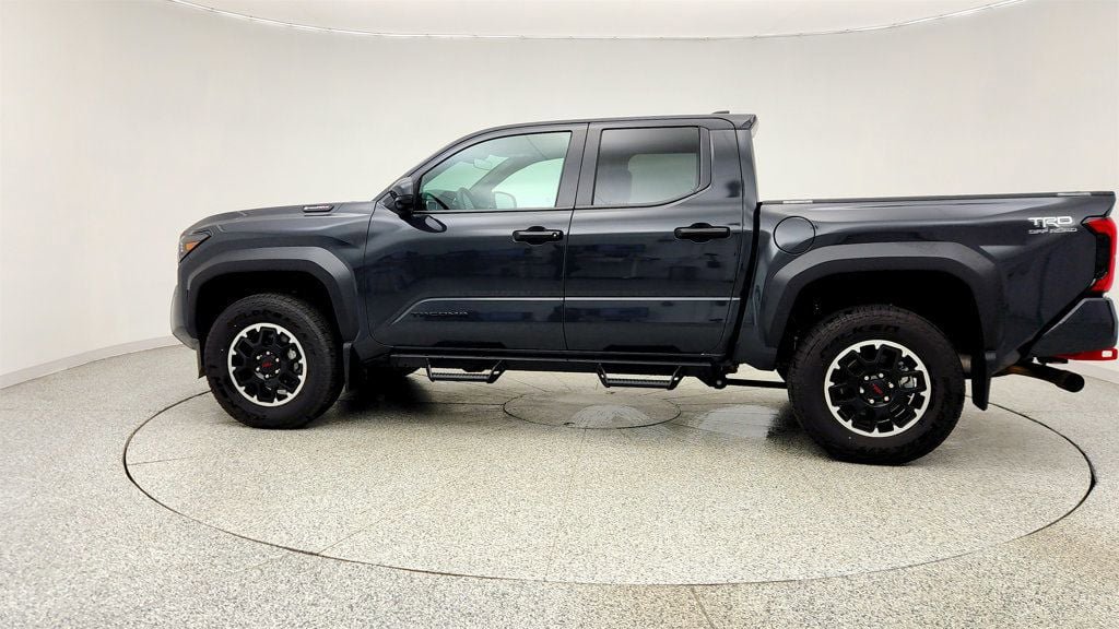 Used 2025 Toyota Tacoma TRD Off-Road AWD/4WD image 8