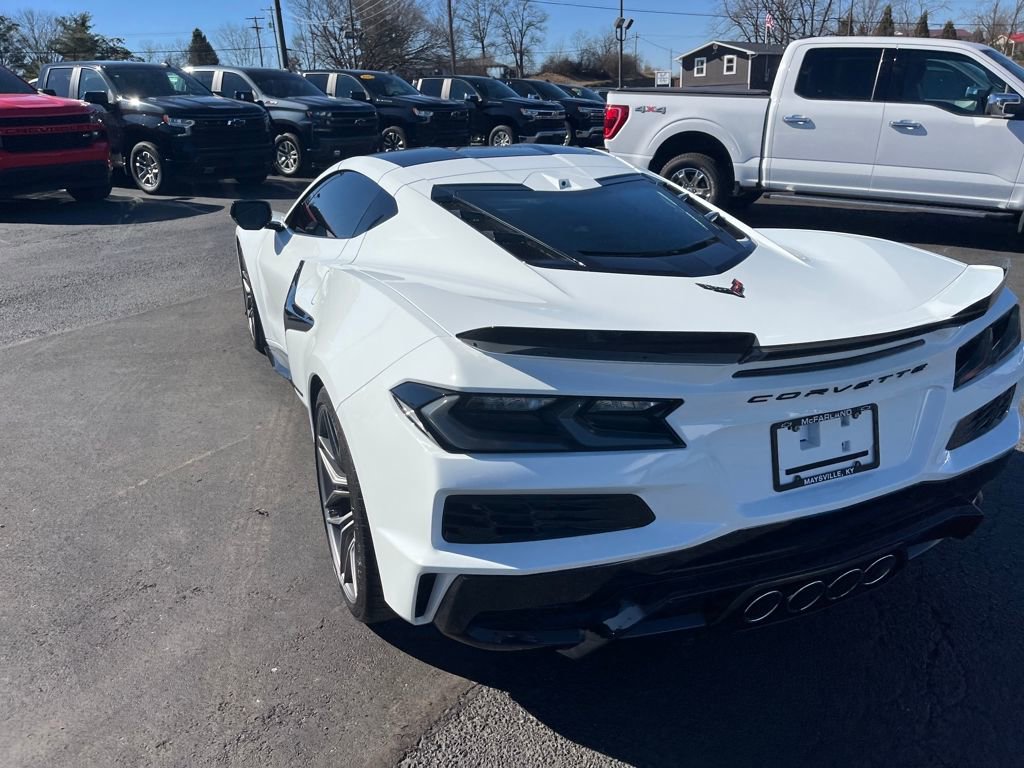 Used 2025 Chevrolet Corvette Z06 image 3