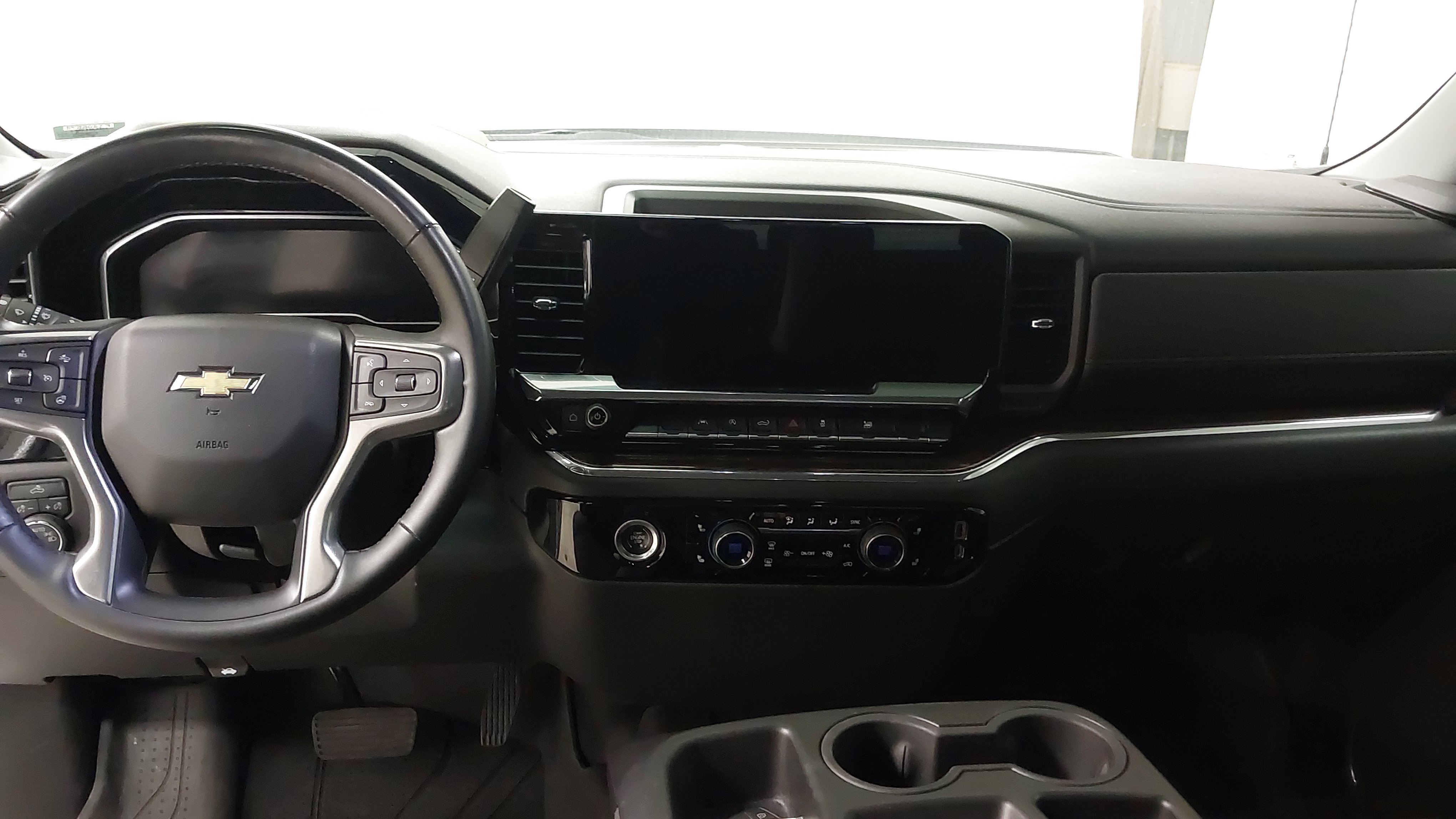 Used 2024 Chevrolet Silverado 1500 LT w/ Protection Package AWD/4WD image 26