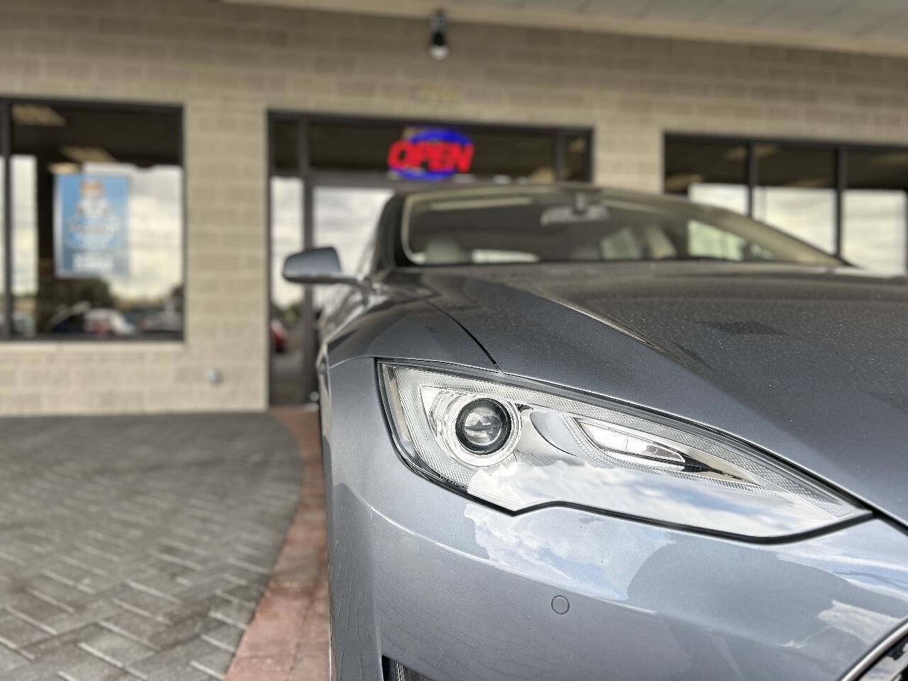 Used 2014 Tesla Model S 85 RWD image 25