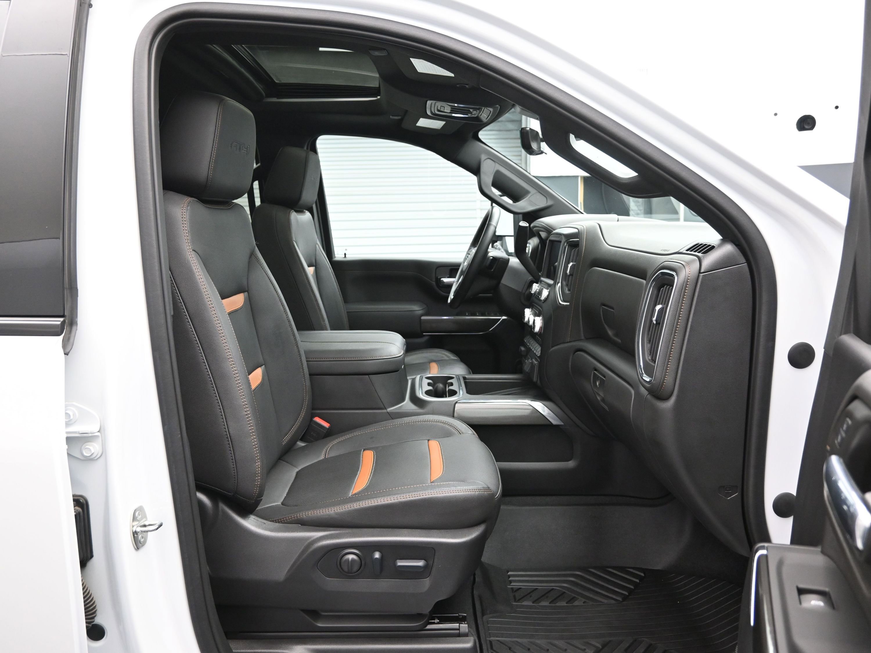 Used 2023 GMC Sierra 2500 AT4 w/ AT4 Premium Plus Package image 13