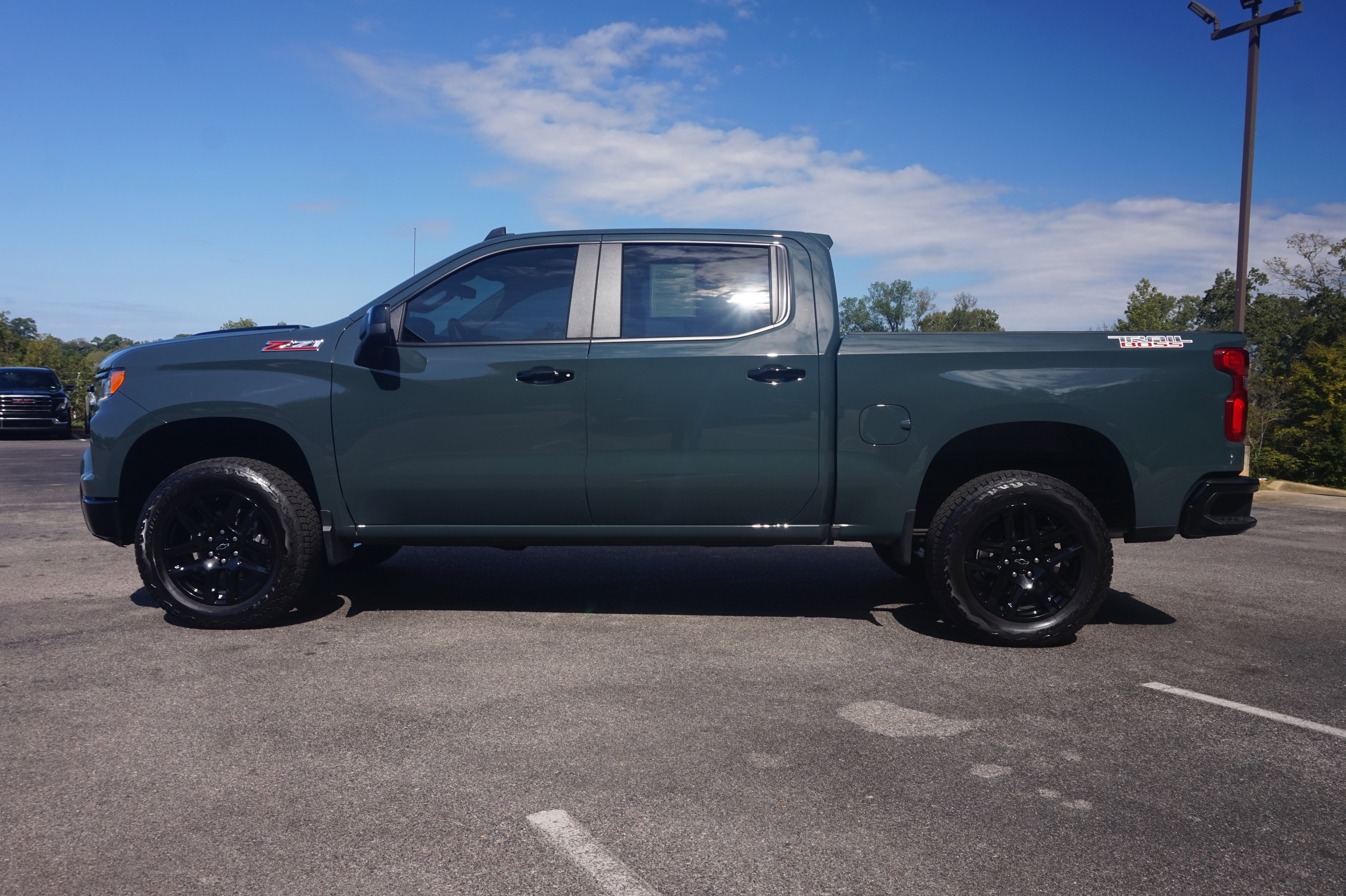 Used 2025 Chevrolet Silverado 1500 LT Trail Boss w/ Convenience Package II image 7