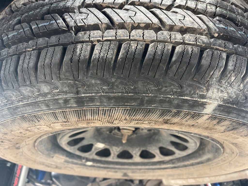 Used 2025 Chevrolet Silverado 1500 LT image 34