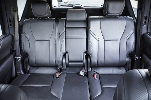 Used 2024 Lexus LX 600 4WD w/ Luxury Package image 19