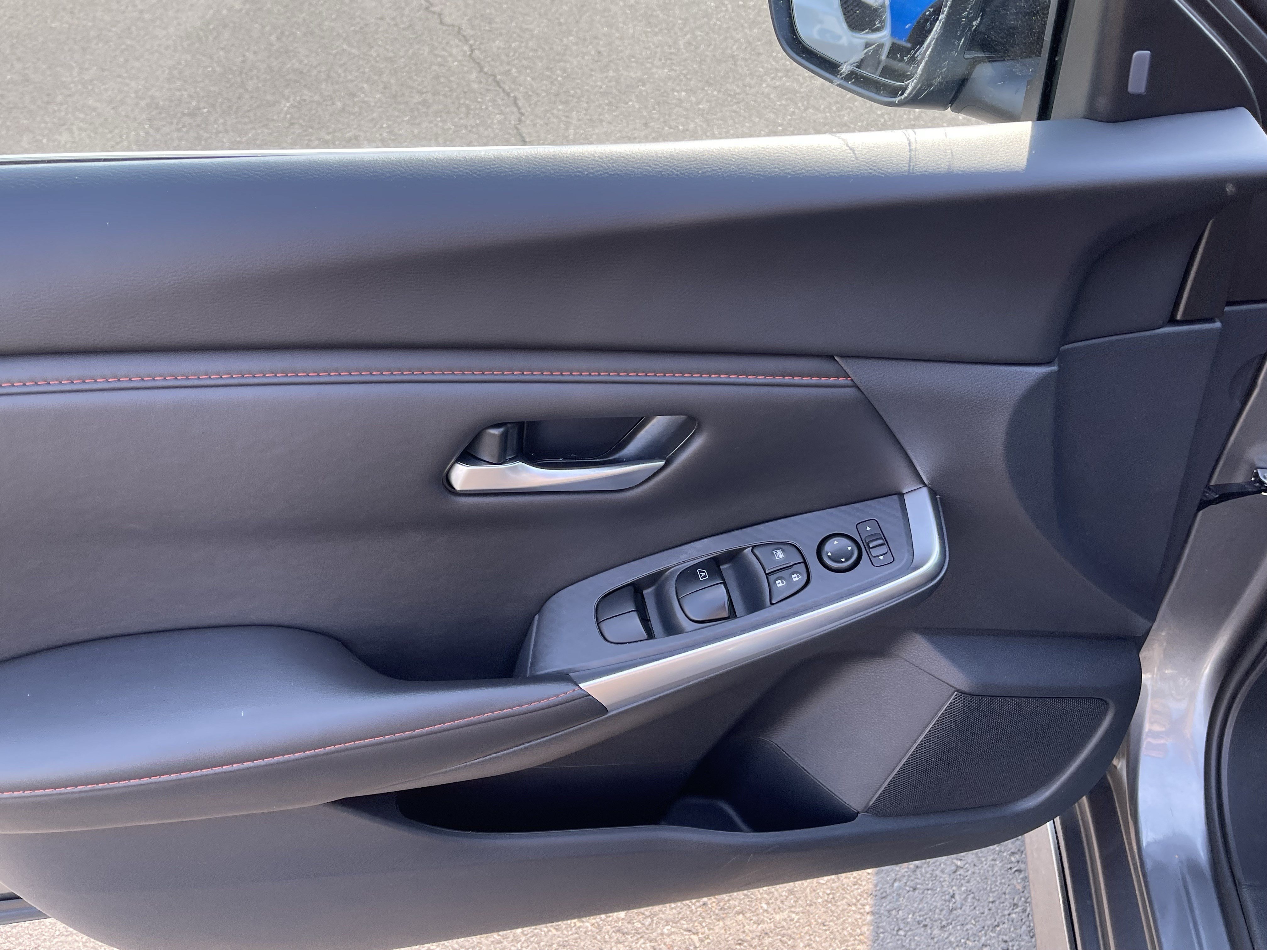 Used 2025 Nissan Sentra SR FWD image 17