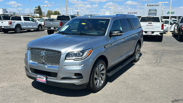 Used 2022 Lincoln Navigator L Reserve AWD/4WD image 7