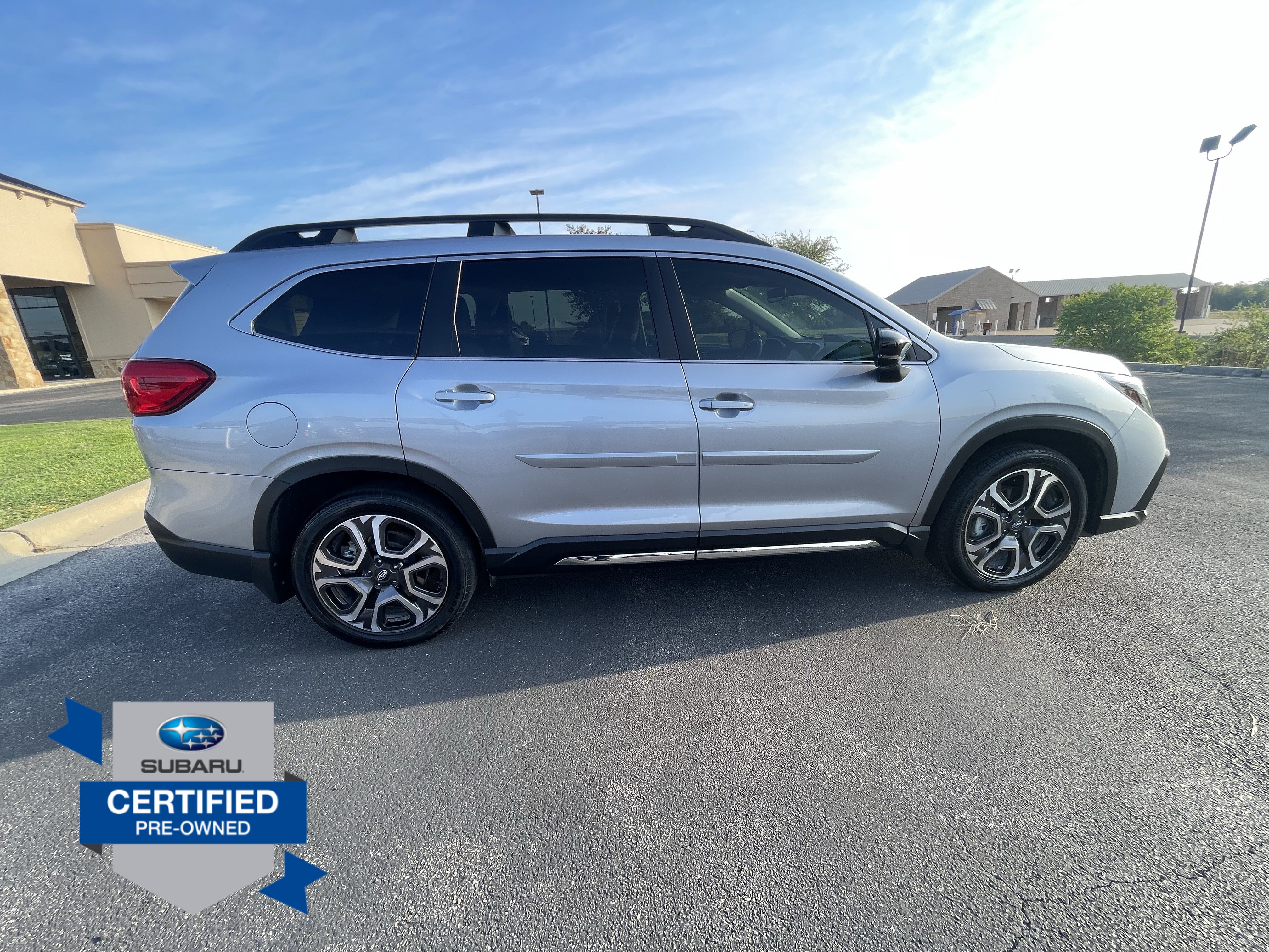 Used 2024 Subaru Ascent Limited w/ Technology Package AWD/4WD image 8