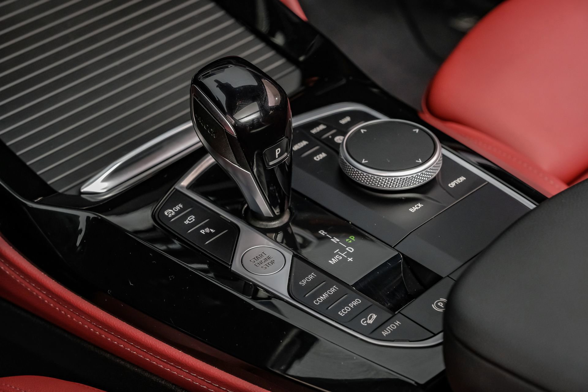 Used 2024 BMW X4 M40i w/ Premium Package image 30