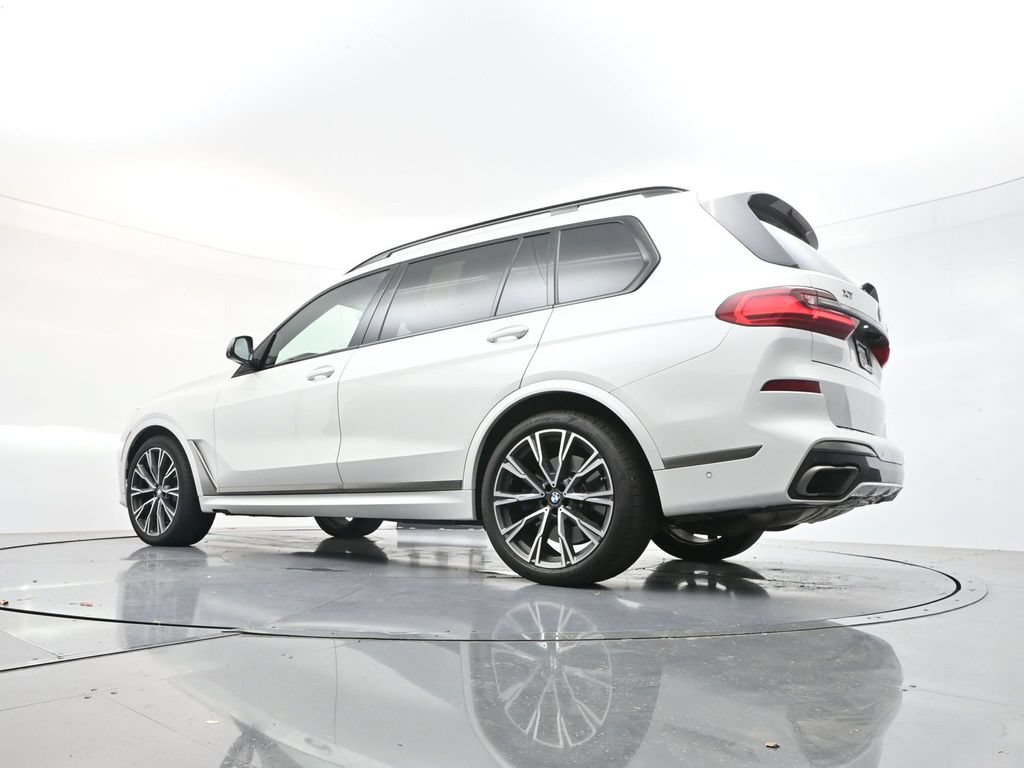 Used 2022 BMW X7 M50i AWD/4WD image 32