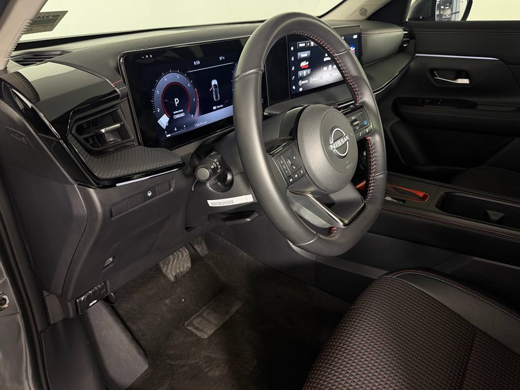 Used 2025 Nissan Kicks SR AWD/4WD image 13