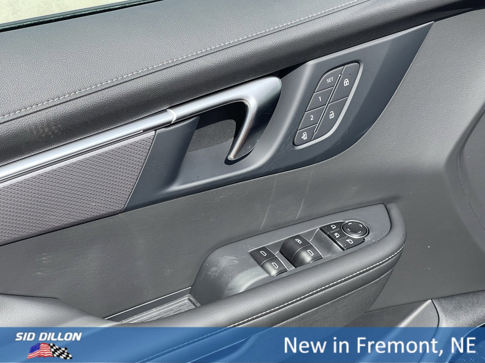 New 2026 Buick Enclave Sport Touring w/ Power Package image 7