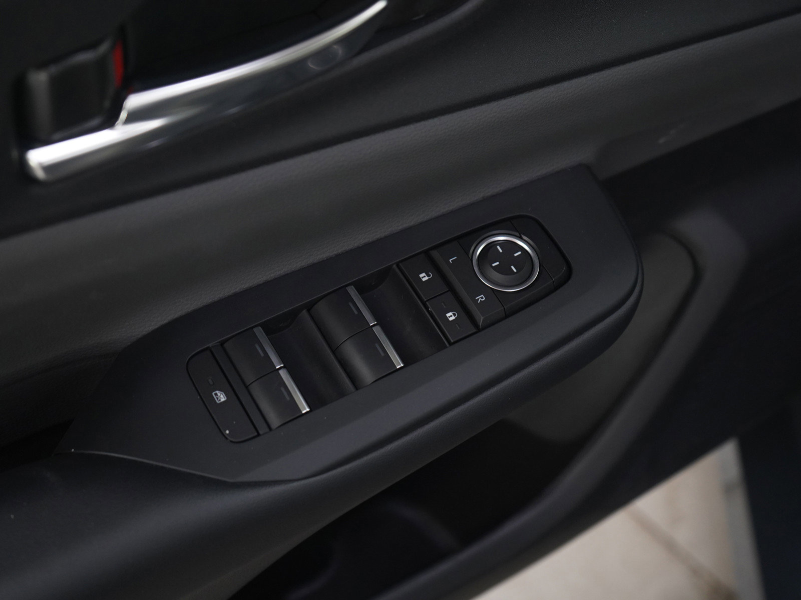 Used 2026 Toyota Prius XLE image 19