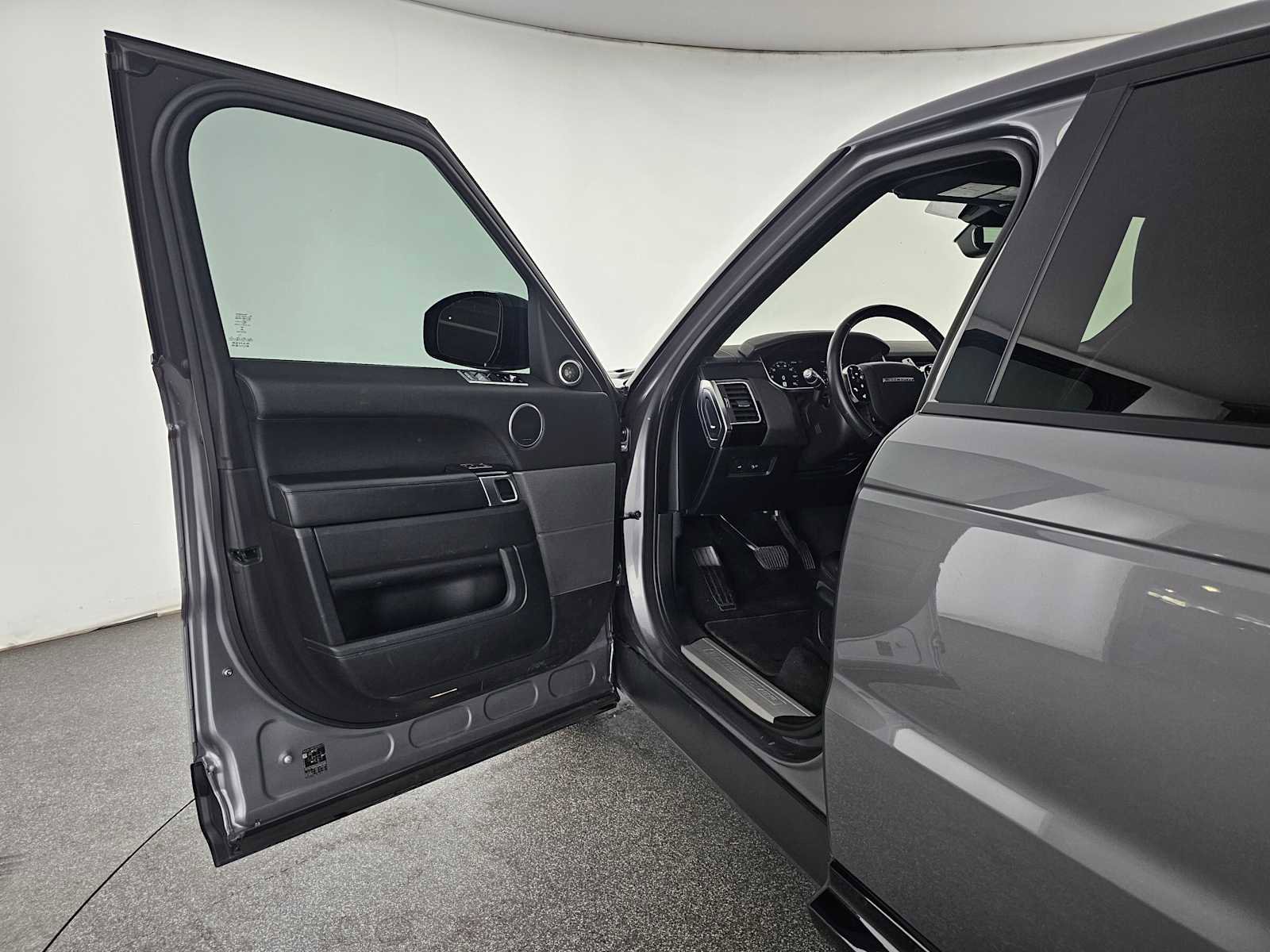 Certified 2020 Land Rover Range Rover Sport HSE image 19
