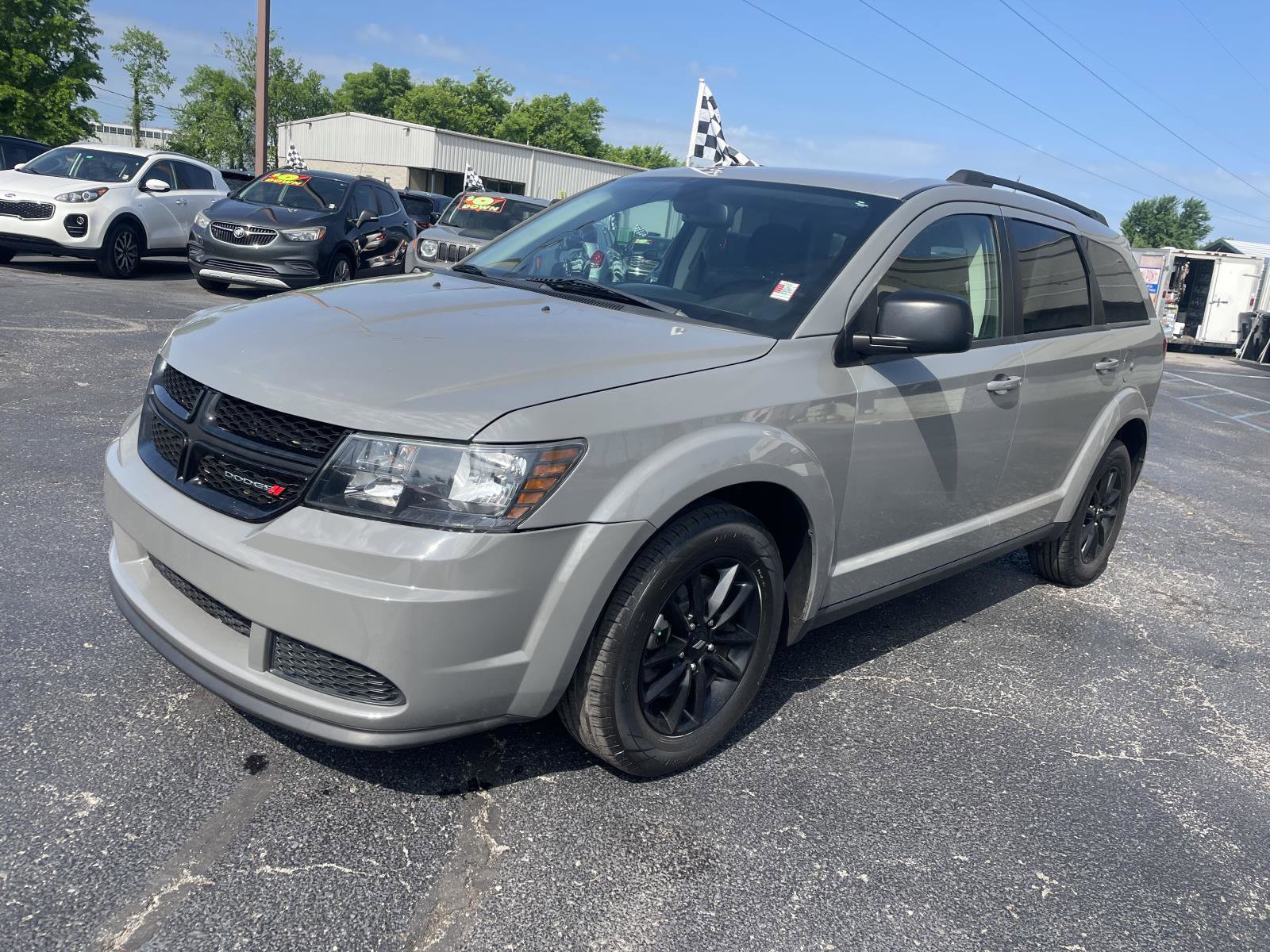 Used 2020 Dodge Journey SE w/ SE Popular Equipment Group image 2