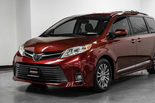 Used 2019 Toyota Sienna XLE Premium FWD image 8