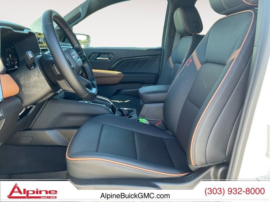 Certified 2025 GMC Canyon AT4 w/ Nightfall Edition AWD/4WD image 9