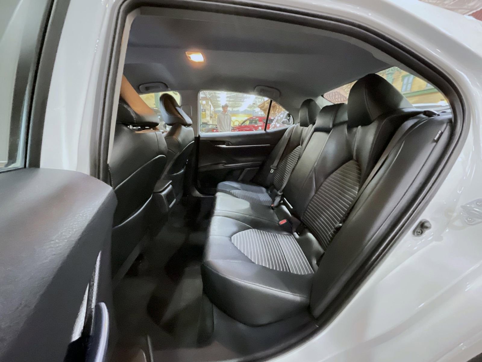 Used 2024 Toyota Camry SE image 19