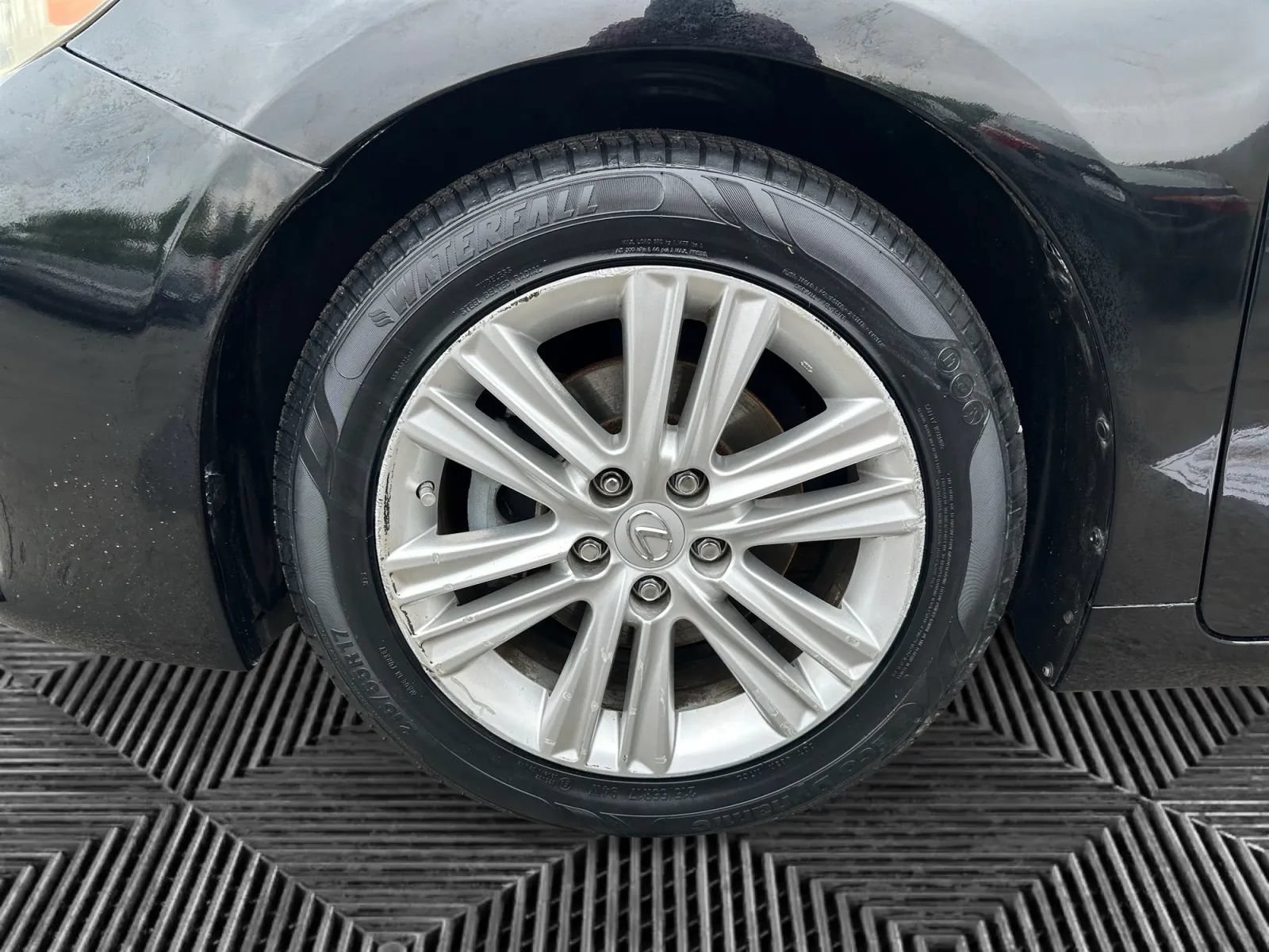 Used 2015 Lexus ES 350 w/ Premium Package FWD image 13