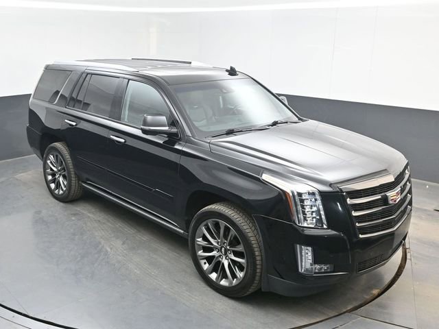 Used 2019 Cadillac Escalade Premium Luxury w/ Escalade Sport Edition AWD/4WD image 37